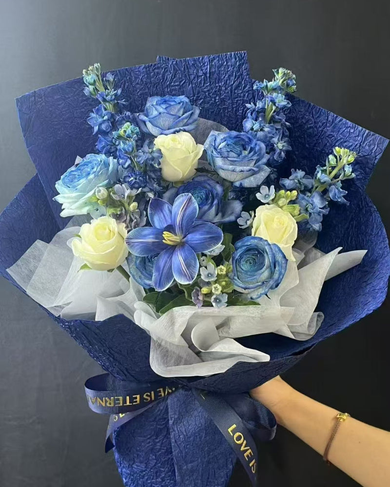 Blue Rose & Tulip Bouquet 藍玫瑰鬱金香花束