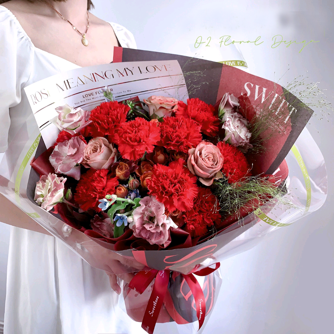 紅色康乃馨卡布奇諾玫瑰鮮花 母親節鮮花