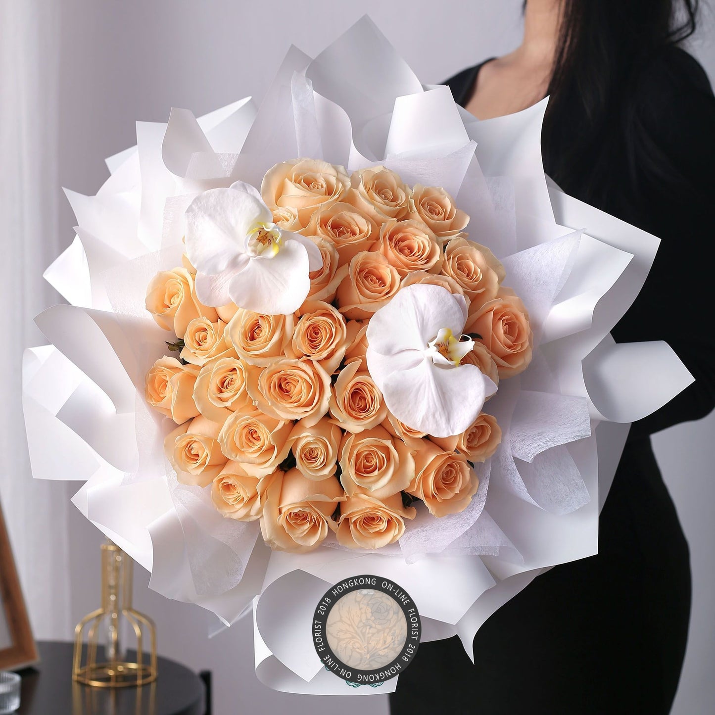 33支香檳玫瑰蝴蝶蘭花束香港花店即日送貨