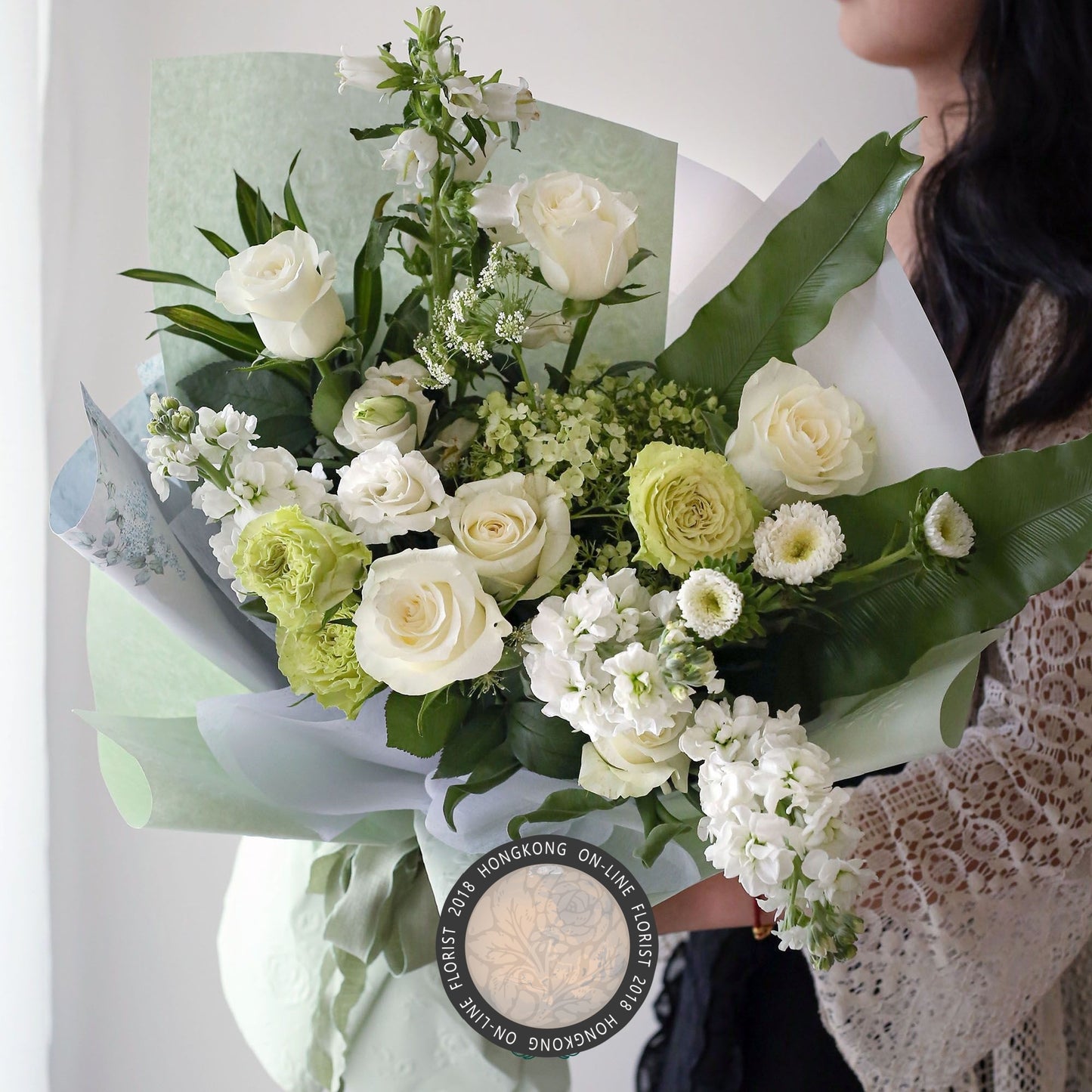 白玫瑰風鈴花混搭花香港鮮花即日組成