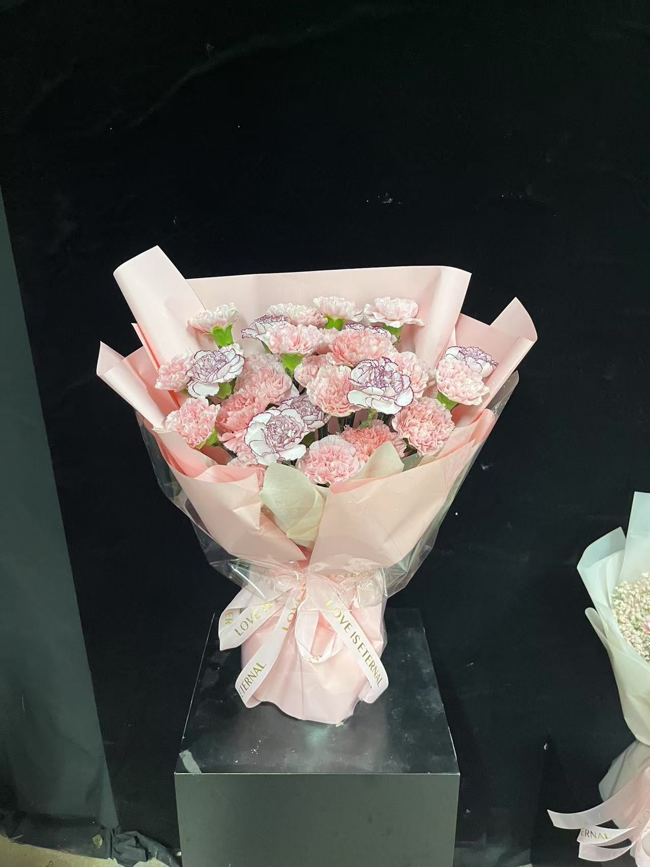Pink Carnation Bouquet 粉紅康乃馨鮮花
