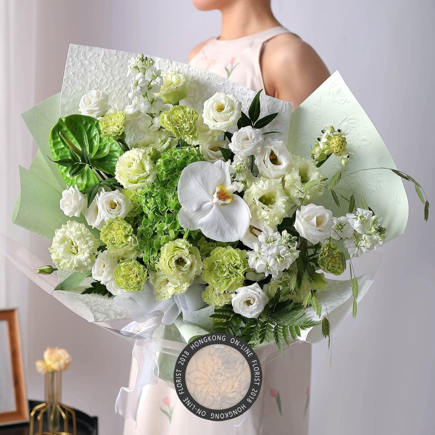 綠繡球蝴蝶蘭混搭花束香港鮮花即日配送