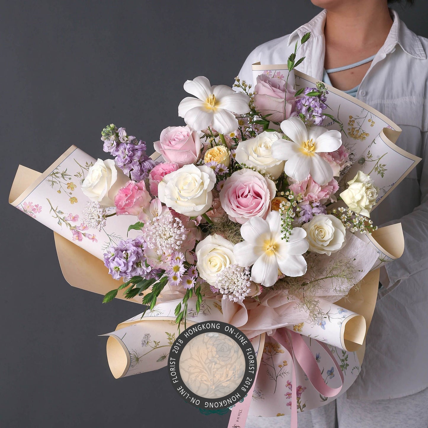 白玫瑰粉雪山粉桔梗混搭花束香港鮮花即日商品