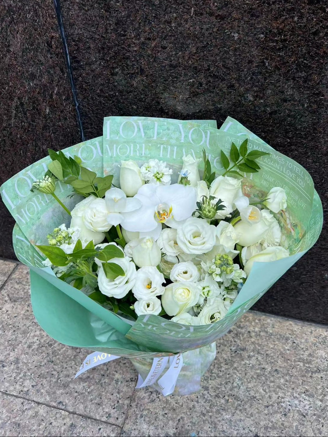 綠繡球蝴蝶蘭混搭花束香港鮮花即日商品