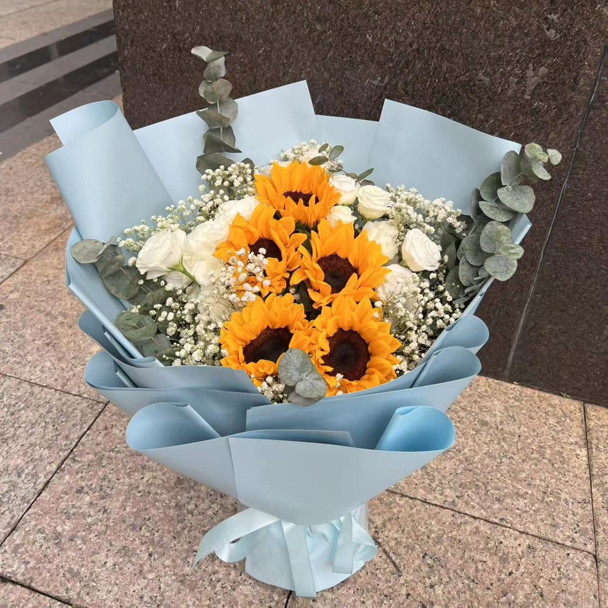 香港花店|Sunflower bouquet Graduation bouquet 太陽花滿天星 畢業鮮花