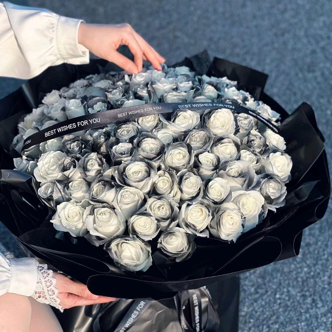 香港花店| 99 Black Roses Bouquet 99枝騎士黑玫瑰鮮花 求婚鮮花 即日送貨