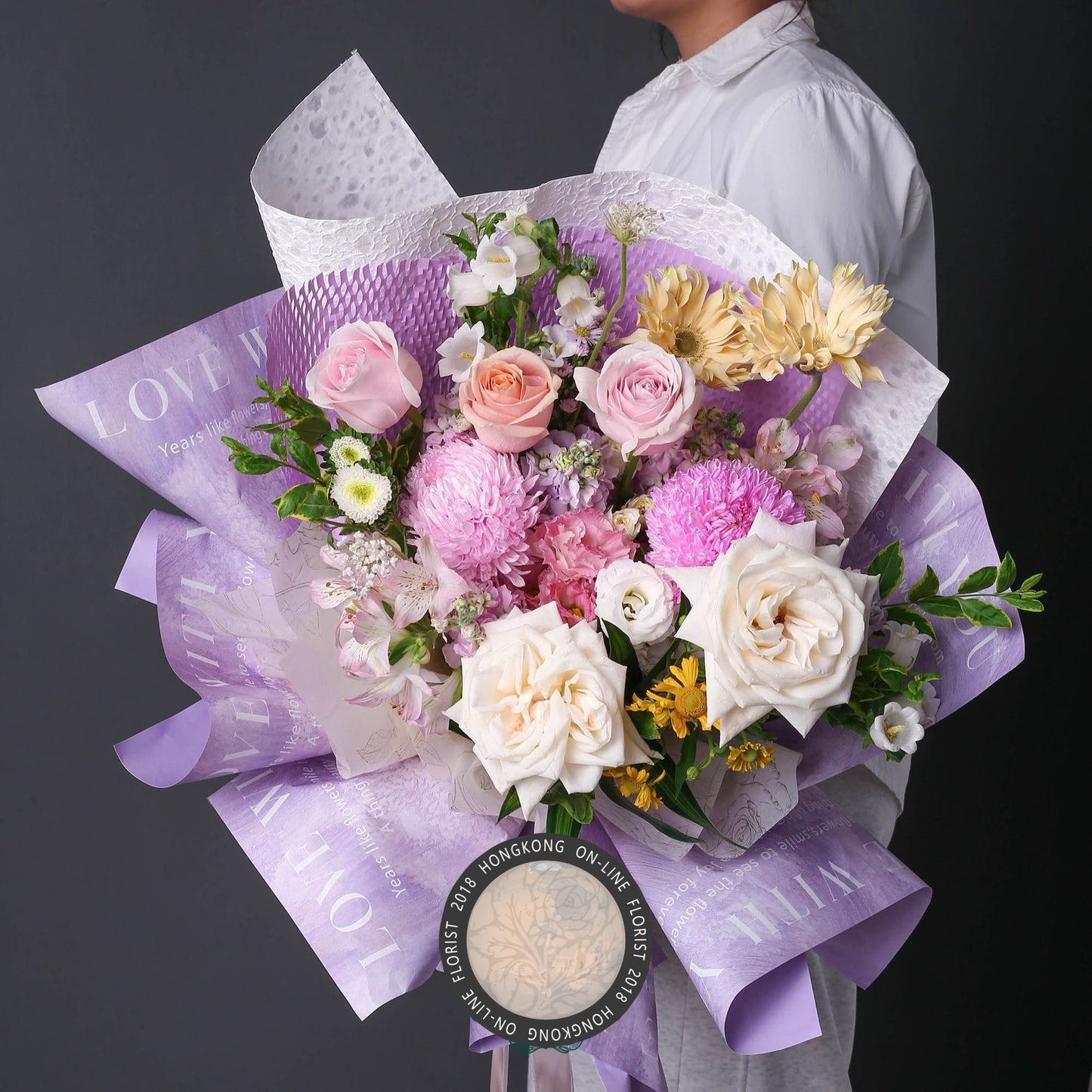 白荔枝粉六初花混搭花束香港鮮花即日配送