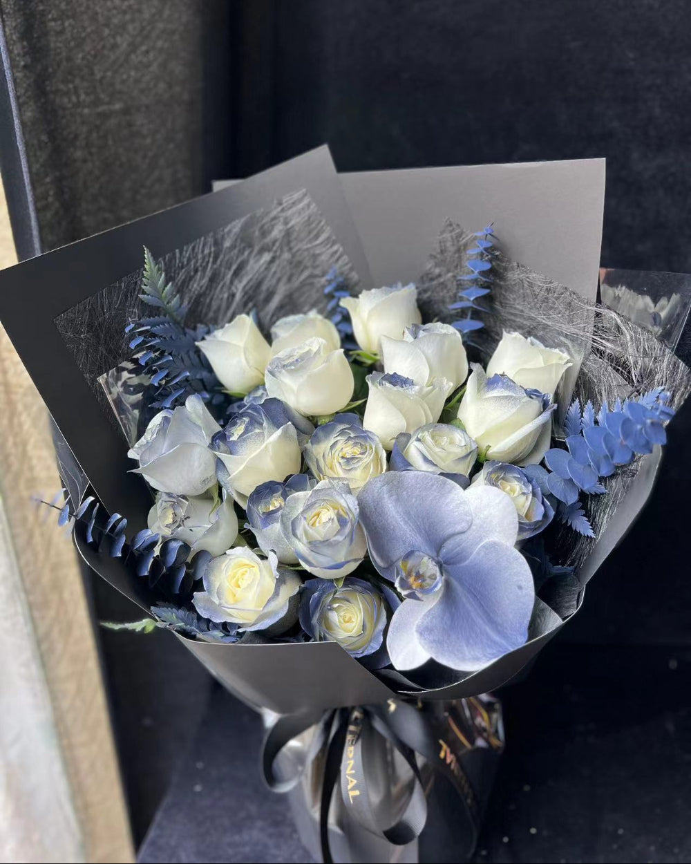 Dark Blue Flower Bouquet深藍色玫瑰花束