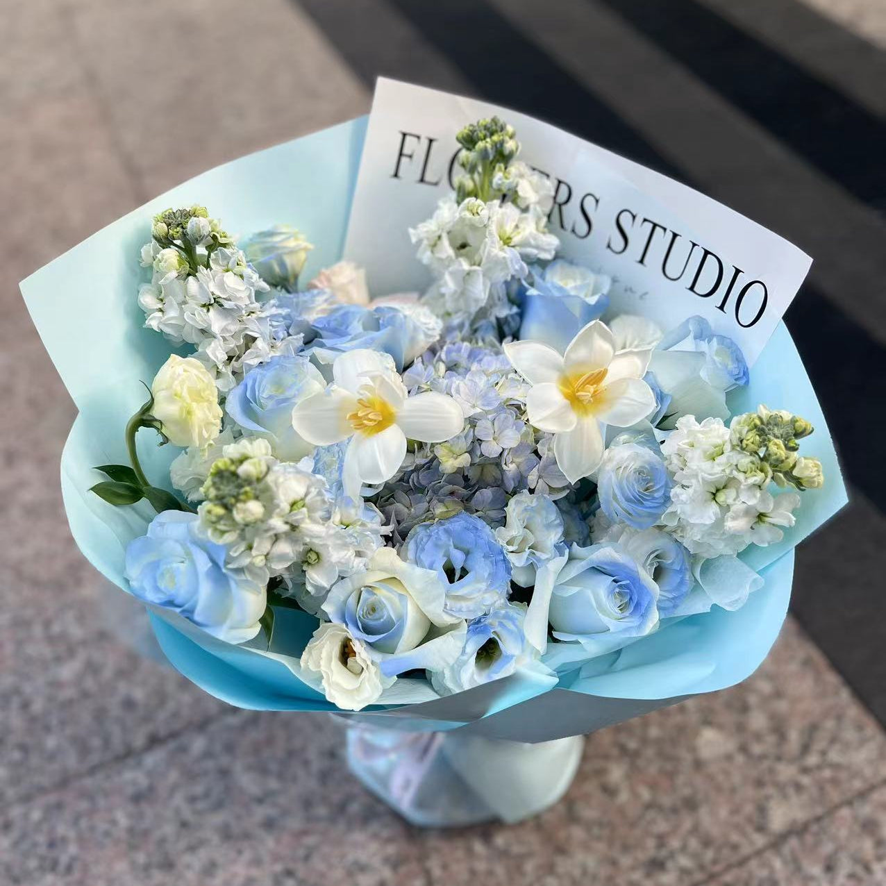 Blue rose and tulip bouquet 藍玫瑰郁金香 L 香港鮮花即日送貨b32