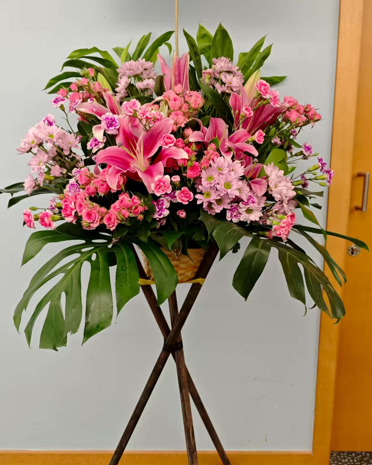 香港花店|開張花籃 喬遷花籃 開業花籃粉百合花籃 L3 Opening Basket