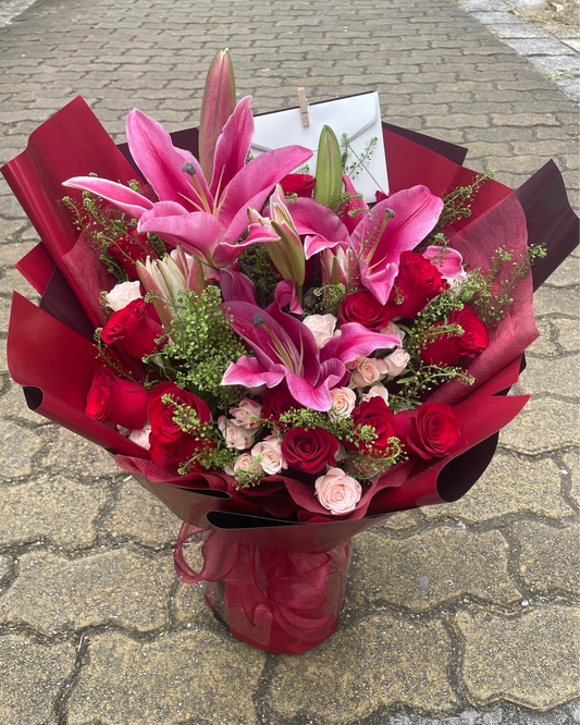 Red Bouquet 粉紅色百合花紅玫瑰鮮花