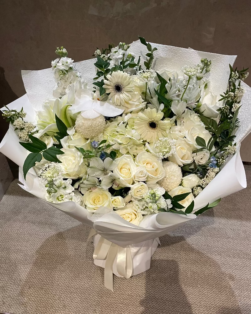 White & Green Rose Bouquet 白綠色花束