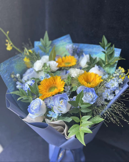 Sunflower bouquet Graduation bouquet 太陽花藍玫瑰鮮花 香港畢業鮮花