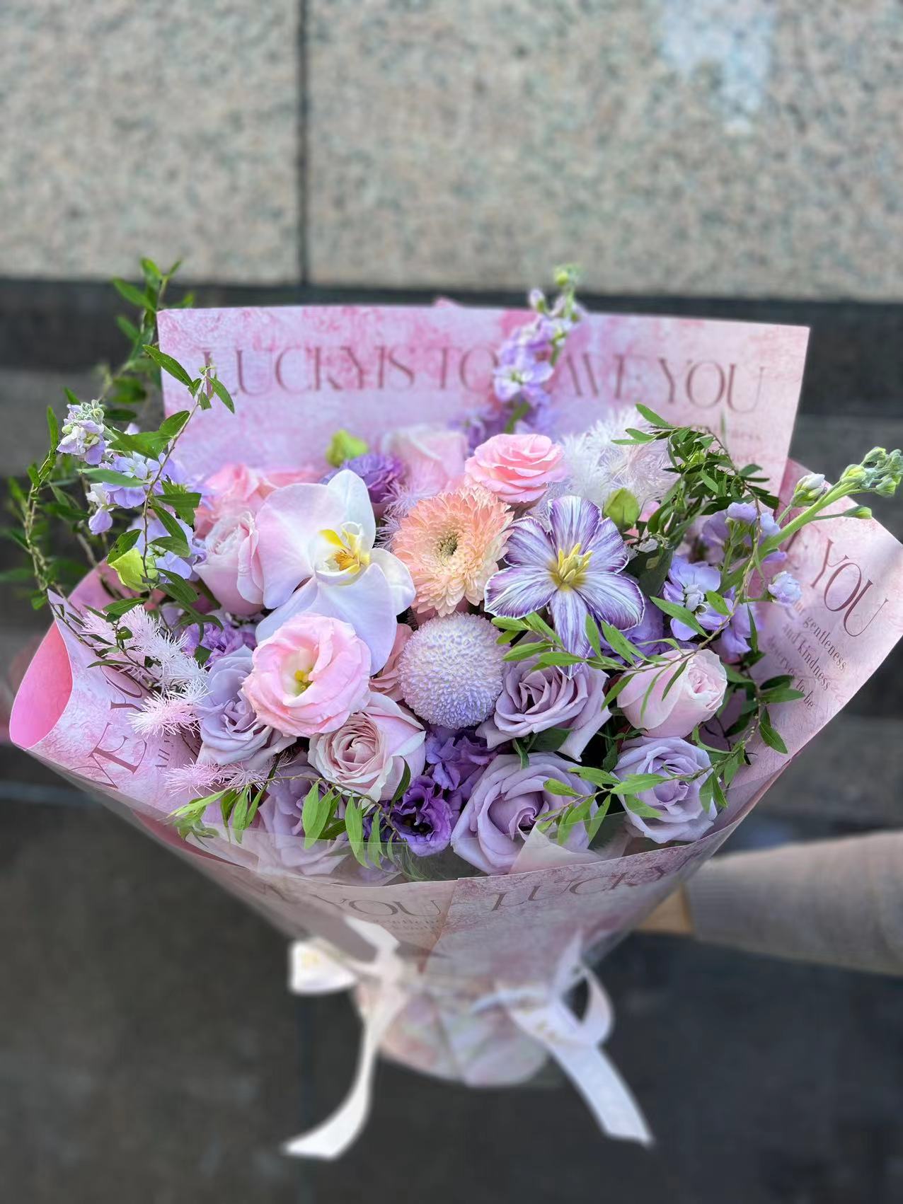 香港花店|Purple Rose Bouquet紫玫瑰蝴蝶蘭花束 即日送貨