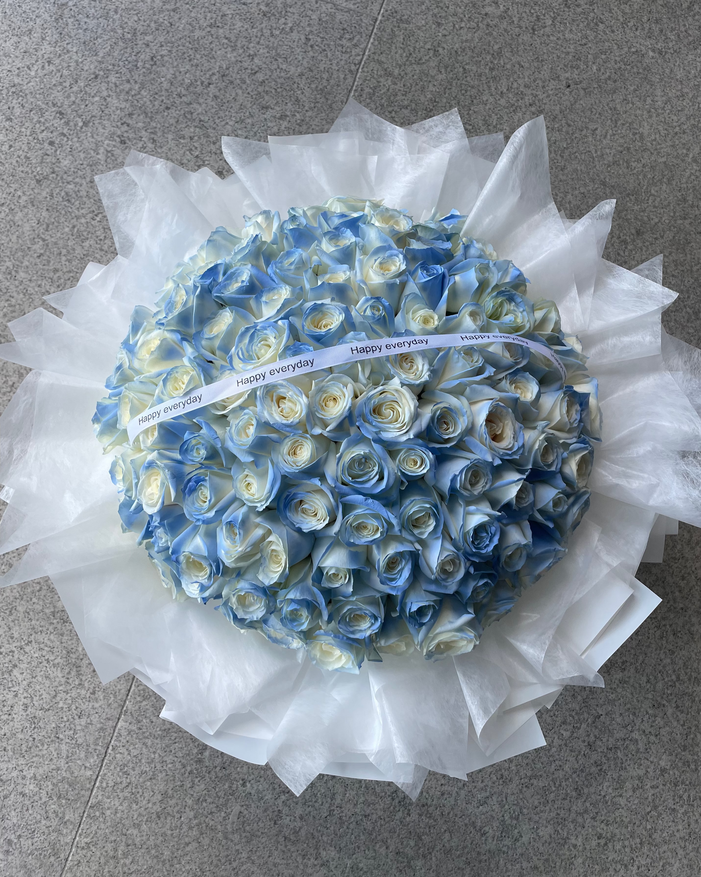99 Stems Blue Rose Bouquet 99枝藍白玫瑰鮮花