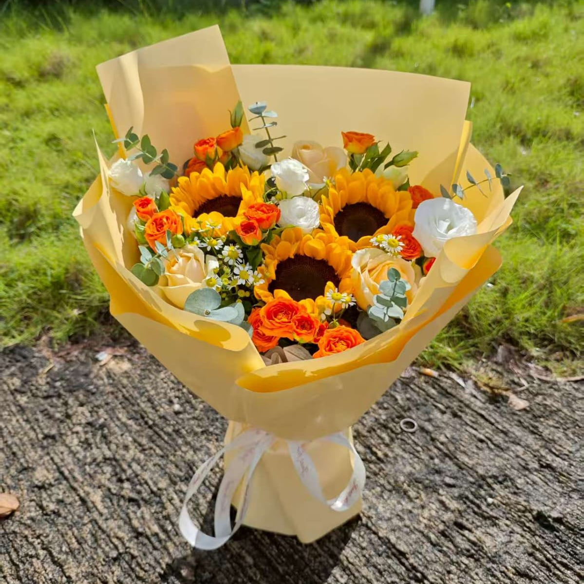 香港花店|Sunflower bouquet Graduation bouquet 太陽花鮮花 向日葵花束 畢業鮮花