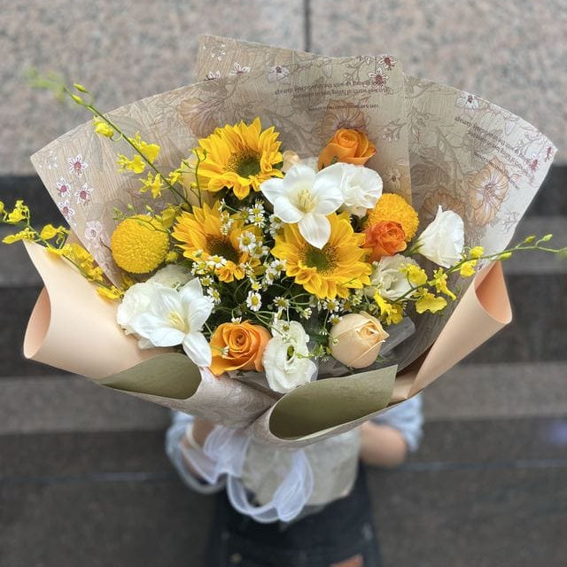 香港花店|Sunflower bouquet Graduation bouquet 太陽花 郁金香 畢業鮮花