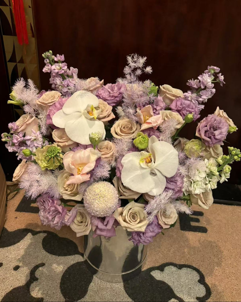 19朵曼塔鬱金香蝴蝶蘭混搭抱抱桶香港鮮花即日商品