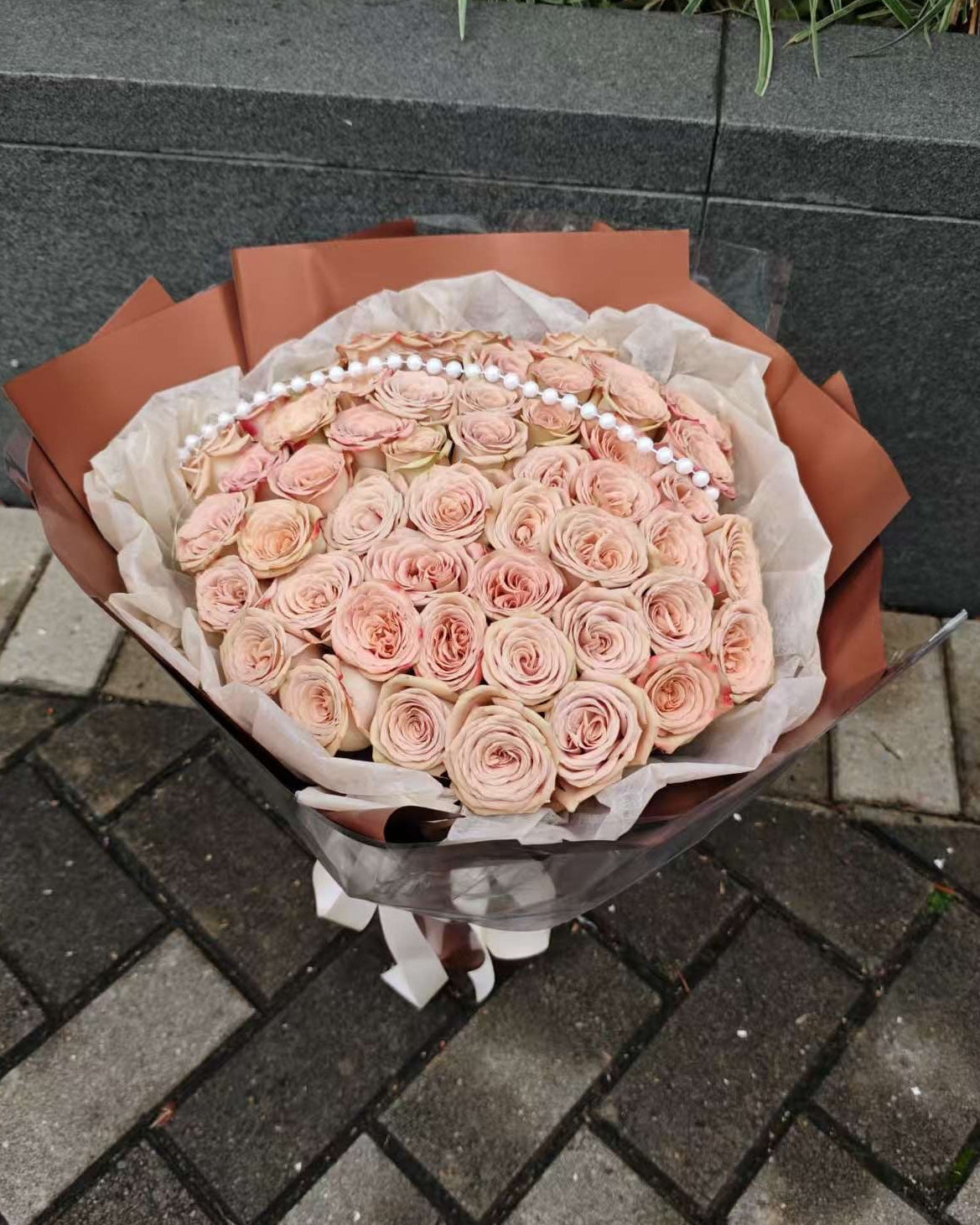 Bouquet of 50 Cappuccino roses 50朵卡布奇諾玫瑰花束