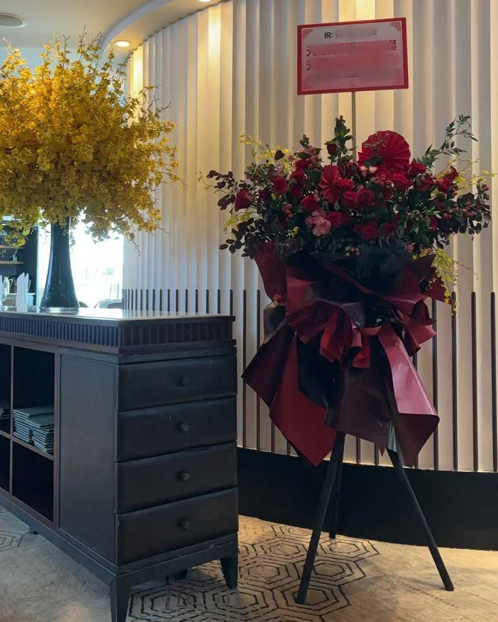 香港花店|開張花籃 喬遷花籃  開業花籃 紅色花籃 L8 Opening Basket