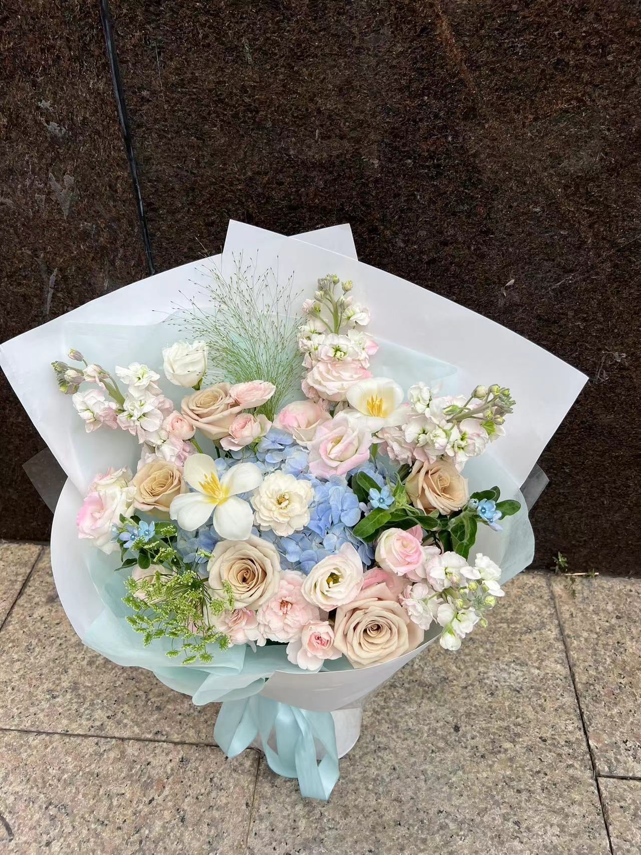 Blue Hydrangea Bouquet 粉藍色花束 藍繡球鮮花