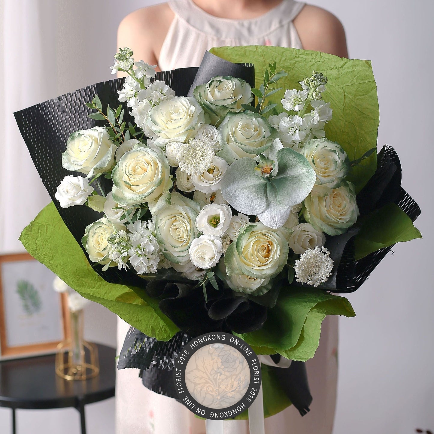 香港花店|白玫瑰 郁金香鮮花