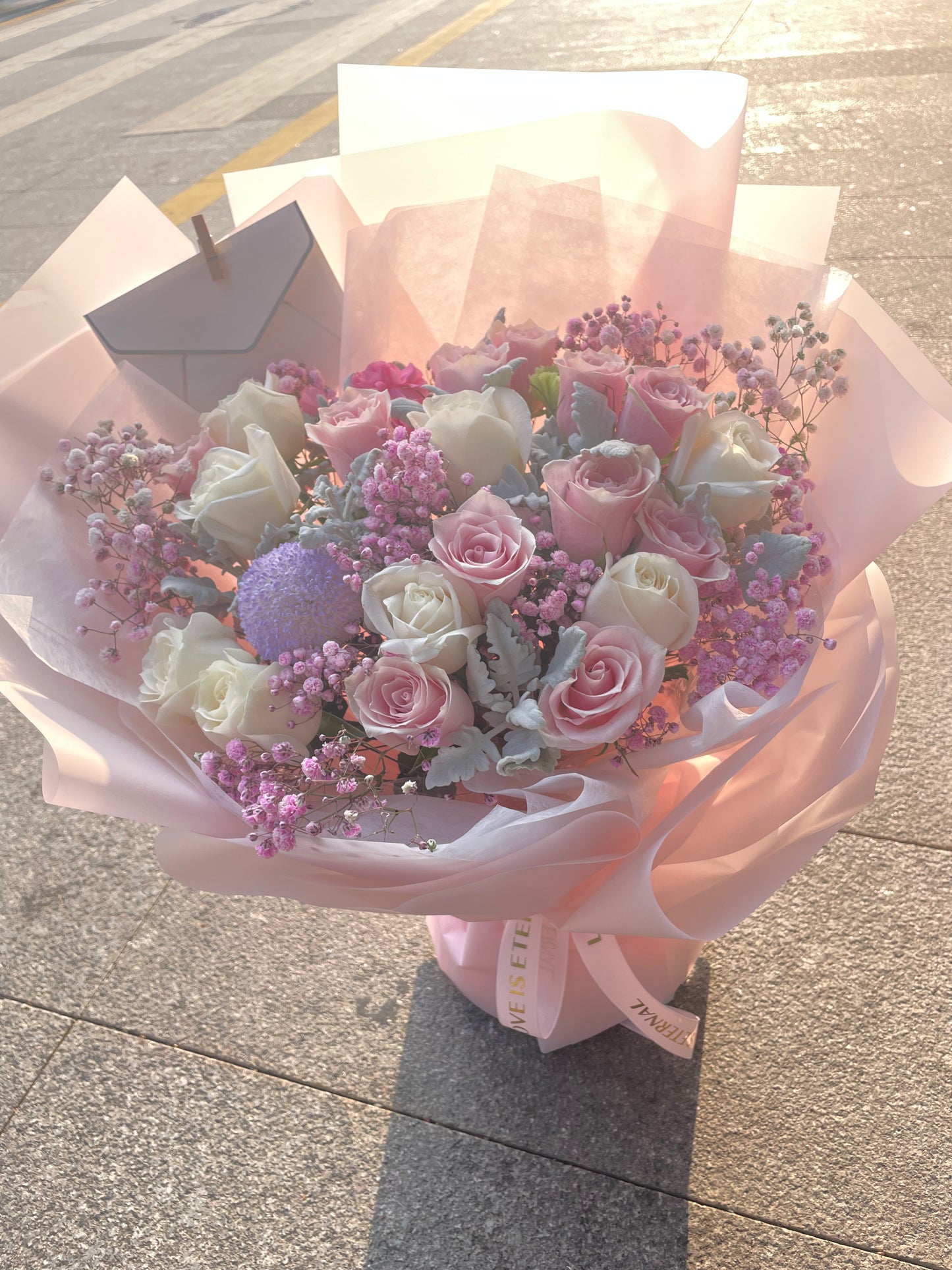 Pink Bouquet 粉玫瑰白玫瑰滿天星鮮花