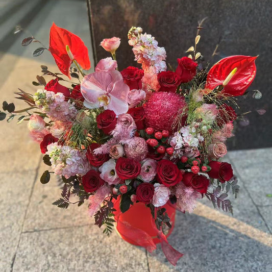 香港花店|Red rose box 紅玫瑰蝴蝶蘭花桶 花盒 即日送貨