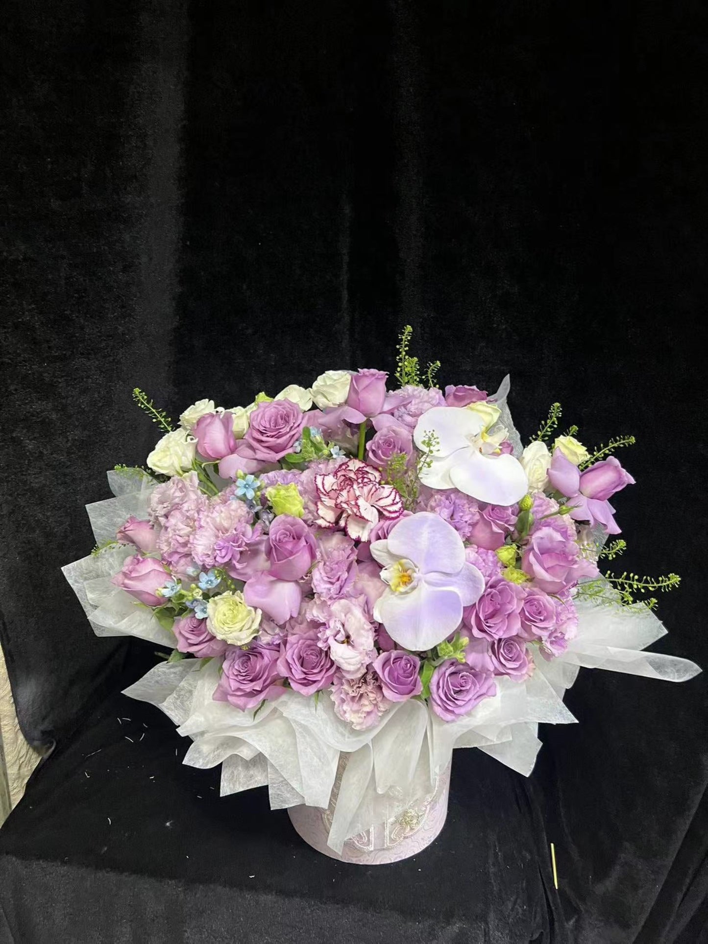 香港花店|Purple Rose Box紫玫瑰花桶 蝴蝶蘭紫色系花盒 即日送貨