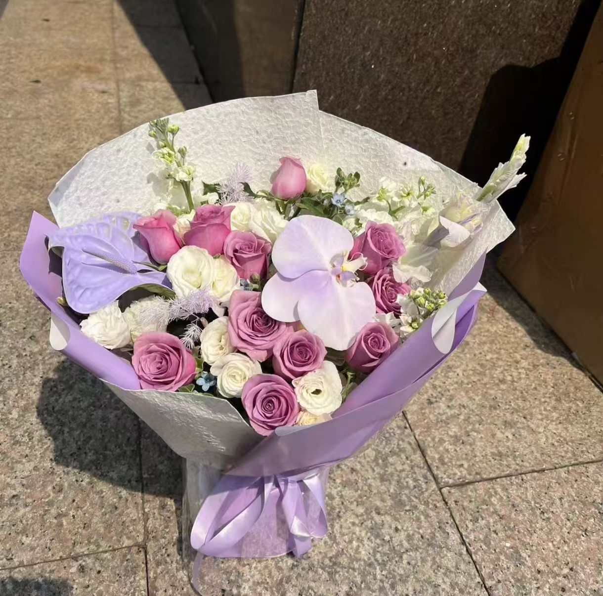 香港花店|Purple Rose Bouquet紫玫瑰蝴蝶蘭鮮花 即日送貨