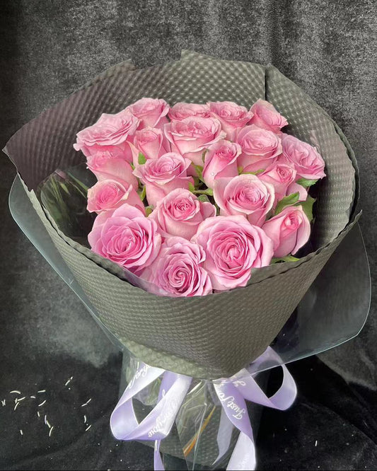 Bouquet of 19 purple roses 19枝紫玫瑰花束