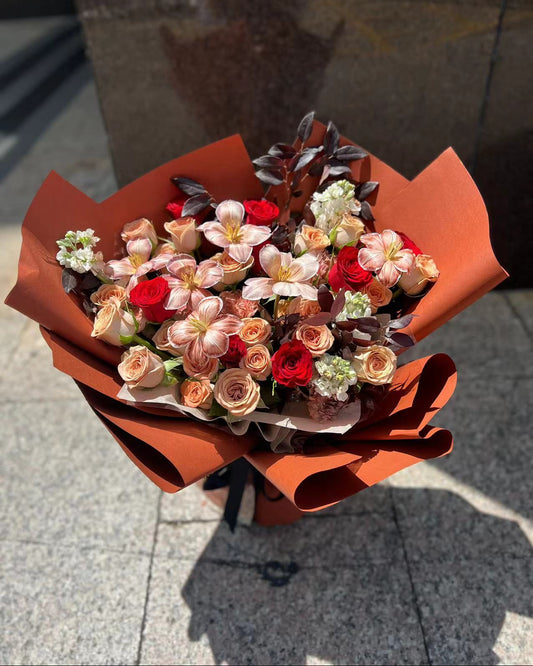 Brown Tulip Bouquet 棕色鬱金香花束 復古卡布奇諾玫瑰