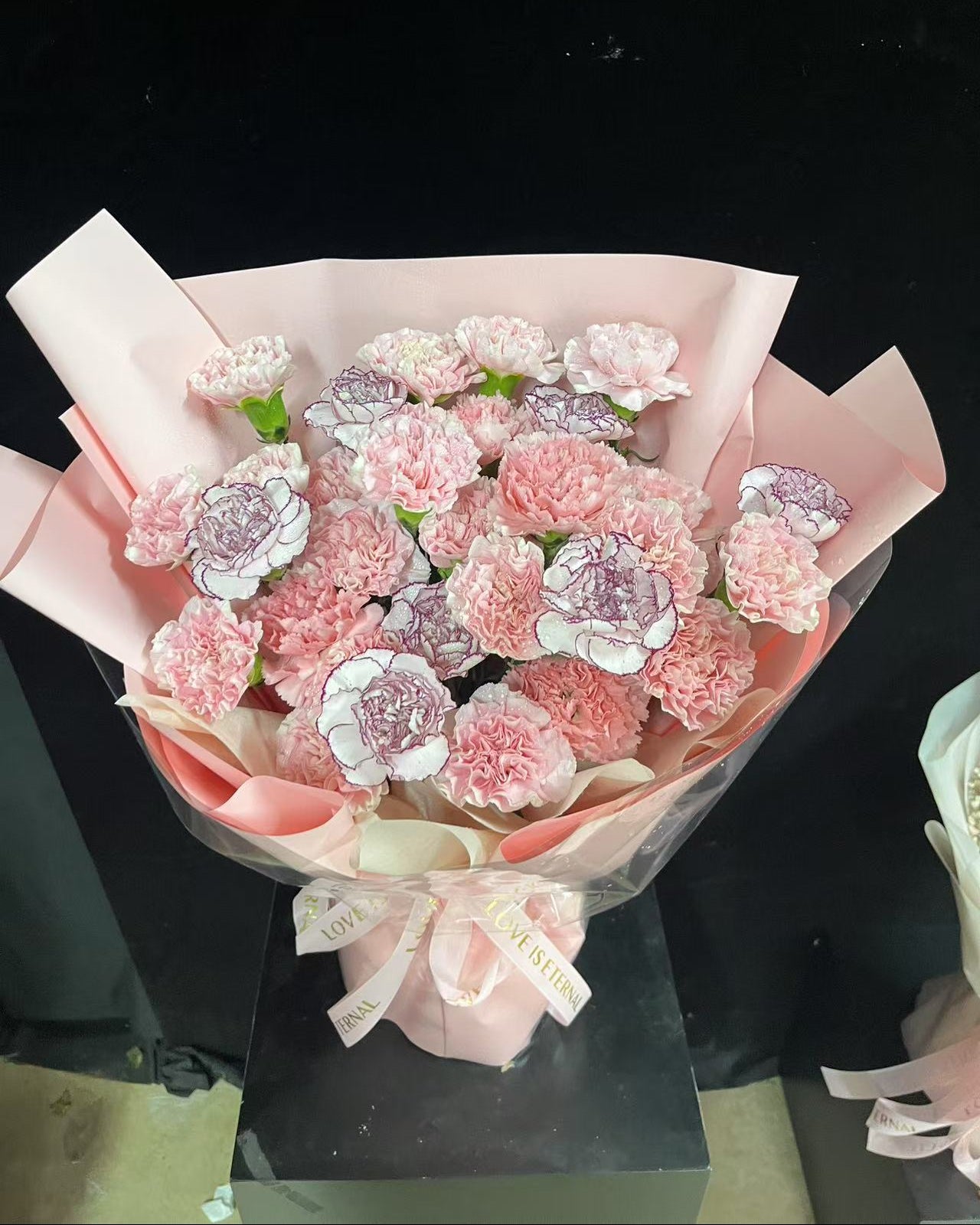 Pink Carnation Bouquet 粉紅康乃馨鮮花
