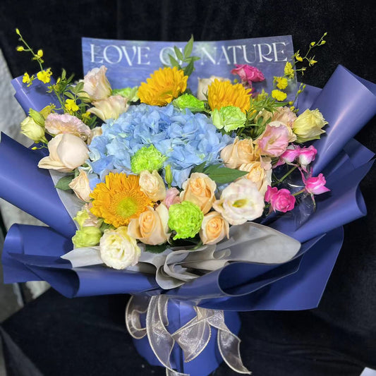 香港花店|Sunflower bouquet  Graduation bouquet 繡球花太陽花藍綉球鮮花 畢業鮮花