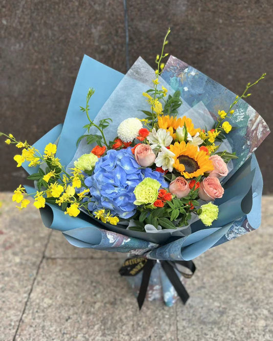 Sunflower bouquet Graduation bouquet Blue Hydrangea太陽花 繍球花 香港畢業鮮花