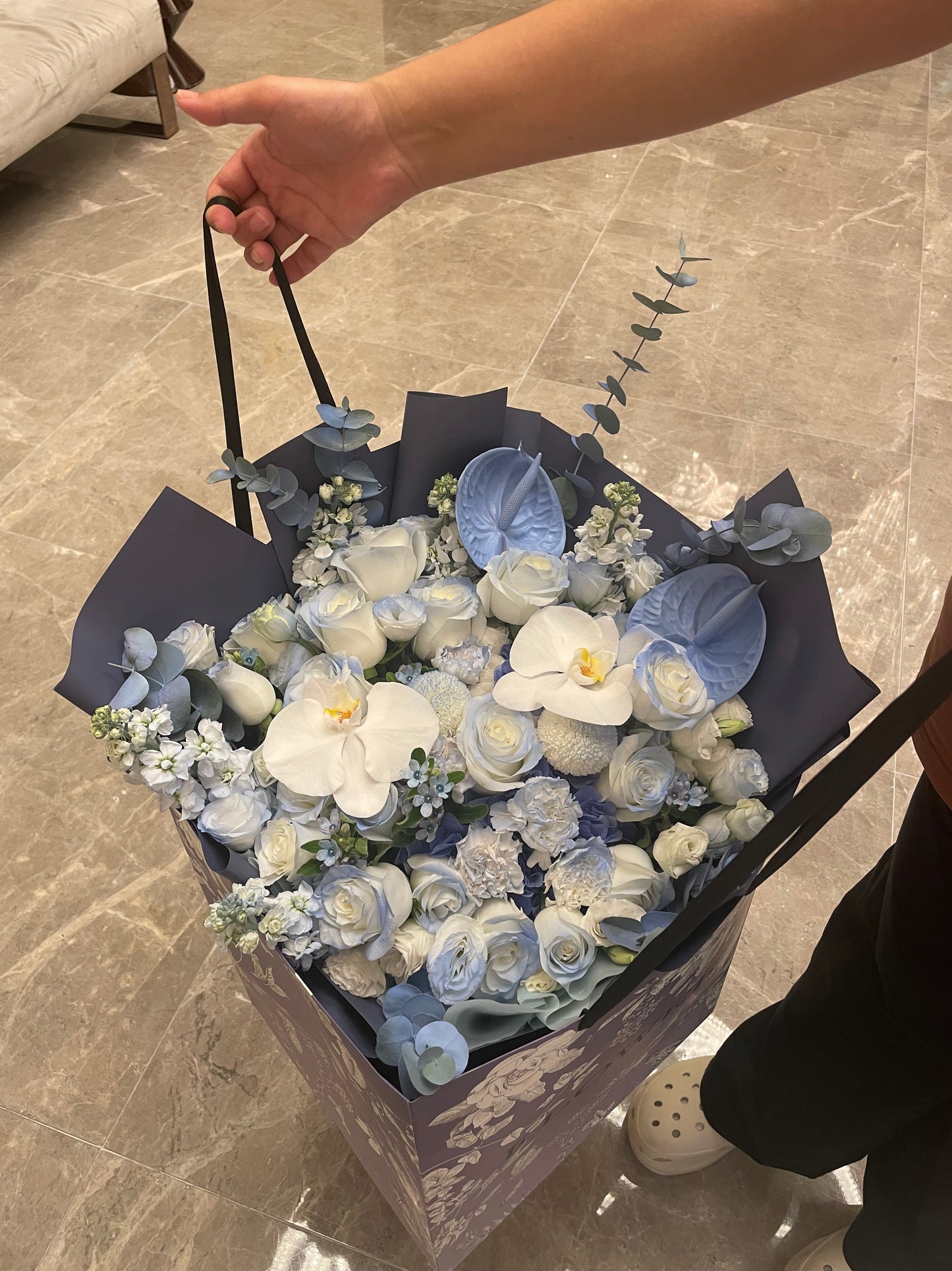 Large blue bouquet藍色系超大花束 香港鮮花即日送貨b12